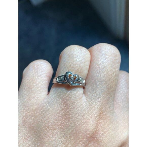 10k Heart with Diamonds Ladies Ring - Picture 7 of 10